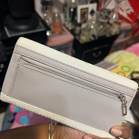 GUESS White/Purple/Tan Women's Wallet - Picture 3 of 3